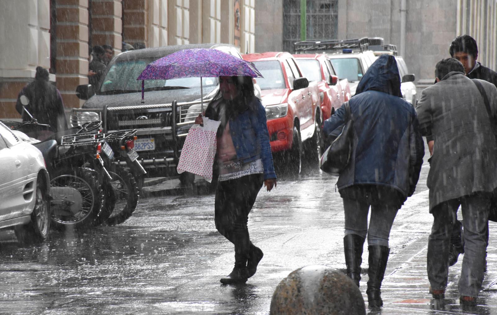 Las lluvias son constantes en La Paz. Foto: Archivo La Razón.