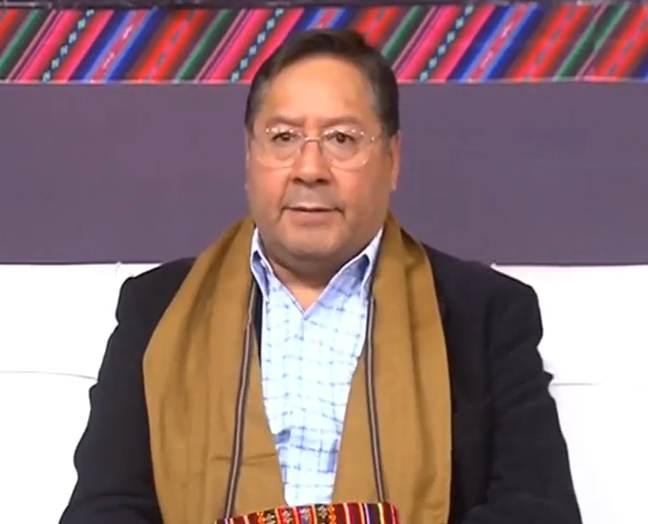 El presidente Luis Arce en entrevista con radio San Gabriel.