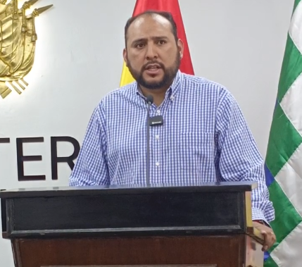 El Ministro de Gobierno, Roberto Ríos. brinda una conferencia de prensa.
Archivo