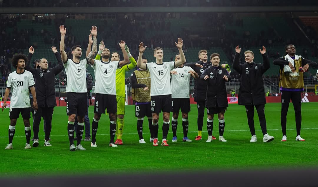 El plantel de Alemania luego de su victoria ante Italia