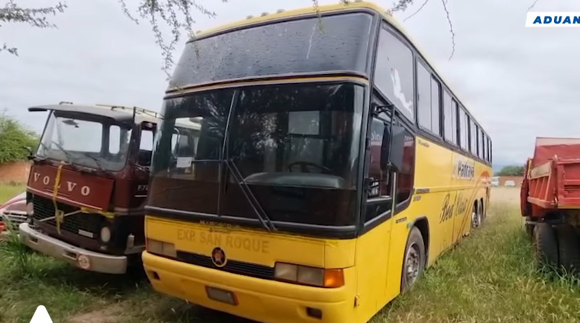 Los vehículos incautados por la Aduana en Tarija.