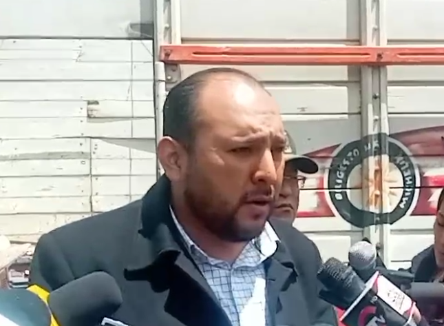 El viceministro Roberto Ríos informa la incautación de camión.