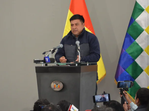 El ministro Yamil Flores en conferencia de prensa. Foto: Ministeiro de Desarrollo Rural.