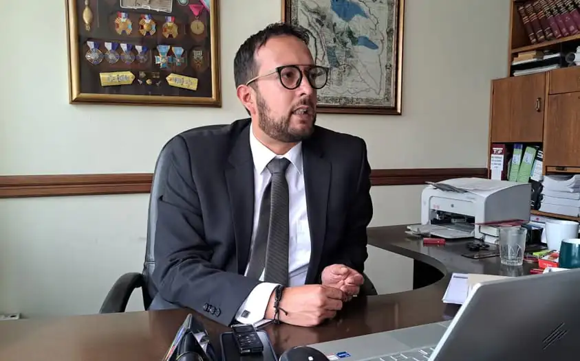 El abogado Luis Guillén, defensa de la expresidenta Jeanine Áñez. (Foto: Radio Fides)