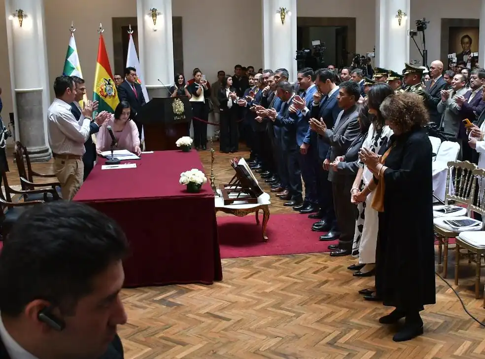 Paz posesiona a su gabinete ministerial (Foto: APG)