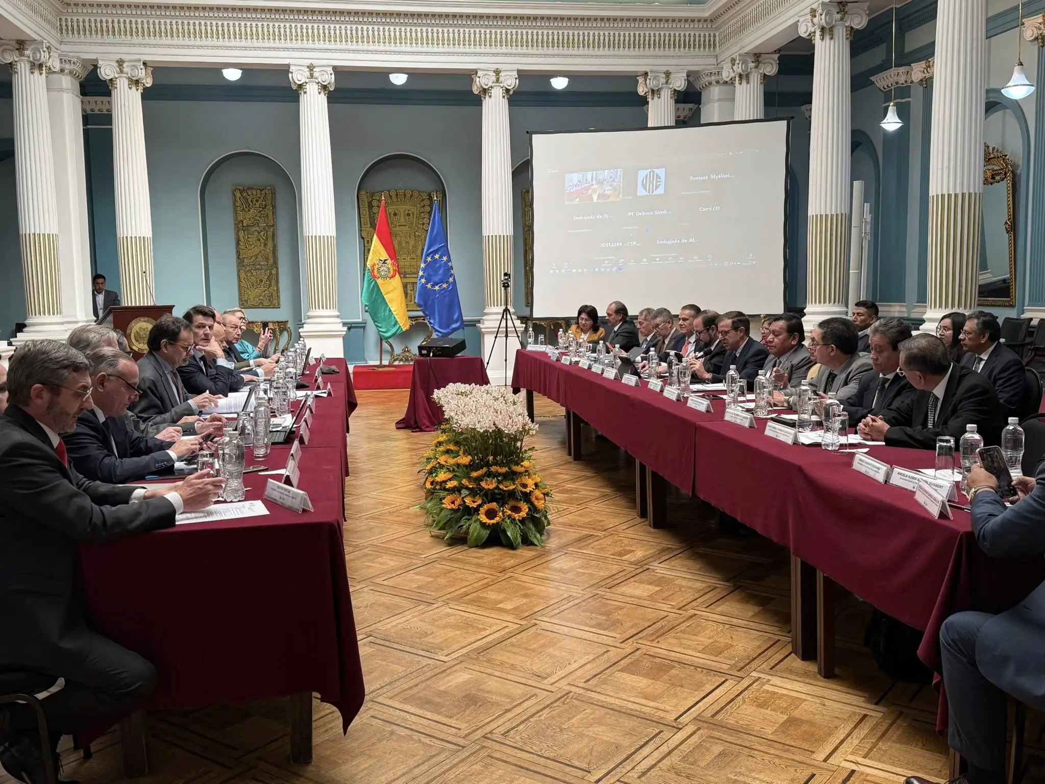 La misión de la Unión Europea en la Cancillería. Foto: UE en Bolivia.
