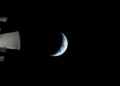 Vista desde la tierra de   Artemis II cerca de la luna. Foto: NASA