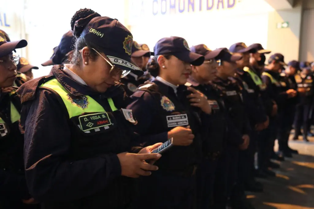 115 guardias municipales en la capacitación en el manejo de esta herramienta tecnológica.
Foto: GAMLP